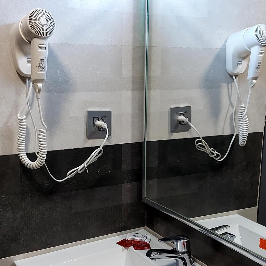 El Ghanami Hotel الجزائر العاصمة المظهر الخارجي الصورة